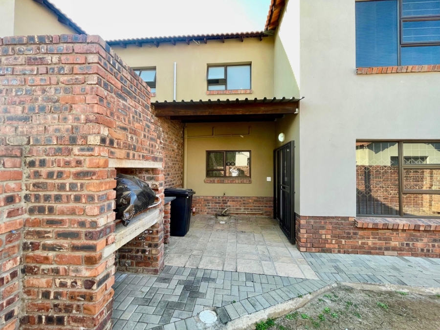 3 Bedroom Property for Sale in Waterval East North West